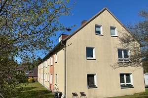 Schöne, frisch sanierte 2 Zimmer Wohnung - zzgl. Mansade