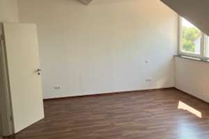 Wohnen mit Charakter: 3-Zimmer-Dachgeschosswohnung in Schwalbach – Die vollständige Adresse der Immobilie erhältst du vom Anbieter., 65824 Schwalbach am Taunus – Vorschaubild 17