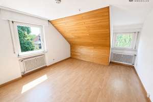 HELLE 3-ZI.-DG-WHG.: Balkon * ca. 85 qm * TL-Bad + sep. Wc * S-Luginsland (max. 2 Pers.) * ab sofort – Die vollständige Adresse der Immobilie erhältst du vom Anbieter., 70327 Luginsland, Stuttgart – Vorschaubild 2