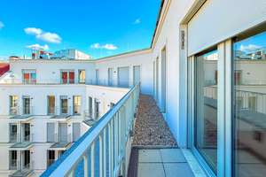 Große Dachgeschosswohnung nah Schloß Charlottenburg - 3 Zimmer am Mierendorffplatz – Osnabrücker Straße 27, 10589 Charlottenburg, Berlin – Vorschaubild 9