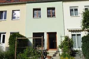 Charmantes Reihenmittelhaus mit Terrasse & Garten in Halle‑Trotha – Die vollständige Adresse der Immobilie erhältst du vom Anbieter., 6118 Trotha, Halle (Saale) – Vorschaubild 2