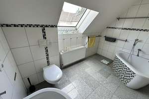 Freistehendes Einfamilienhaus Niederkassel Zentrum Kernsanierung 2013 Wärmedämmung 1607 m² Grundstüc – Die vollständige Adresse der Immobilie erhältst du vom Anbieter., 53859 Niederkassel – Vorschaubild 14