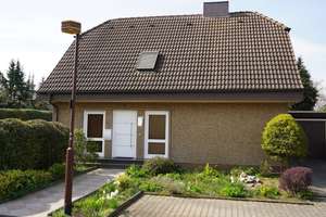 Provisionsfrei - Ihr neues Zuhause zum Wohlfühlen – Freistehendes EFH im  Duisburger Süden – Die vollständige Adresse der Immobilie erhältst du vom Anbieter., 47269 Rahm, Duisburg – Vorschaubild 2