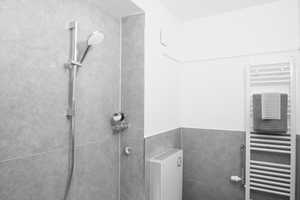 WEG geteiltes Apartmenthaus! 24 Wohnungen, ideal für möblierte Vermietung! Leerstand 14 Wohnungen! – München – Vorschaubild 3