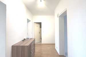 3-Zimmer-Wohnung mit Balkon im Herzen von Mannheim-Neckarau – Mannheim – Vorschaubild 2
