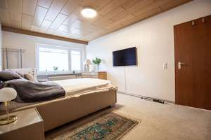Winkelbungalow Delkenheim: 130 m² Wohnfl + voll ausgebauter Keller – bis ~190 m² fürs Wohnen nutzbar – Die vollständige Adresse der Immobilie erhältst du vom Anbieter., 65205 Delkenheim, Wiesbaden – Vorschaubild 14