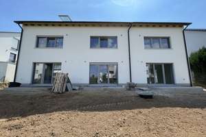 Neuwertiges Reihenmittelhaus mit Terrasse und Garten – Am Galgbrunnen 13, 68526 Ladenburg – Vorschaubild 1