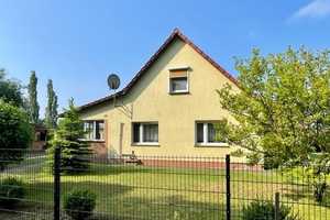 Doppelhaushälfte mit Nebengebäude zu verkaufen – Uckermark (Kreis) – Vorschaubild 2