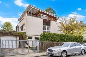 ** RESERVIERT ** Sehr gepflegte DHH in Obermenzing mit Solarthermie, Kamin & ausgebautem DG **