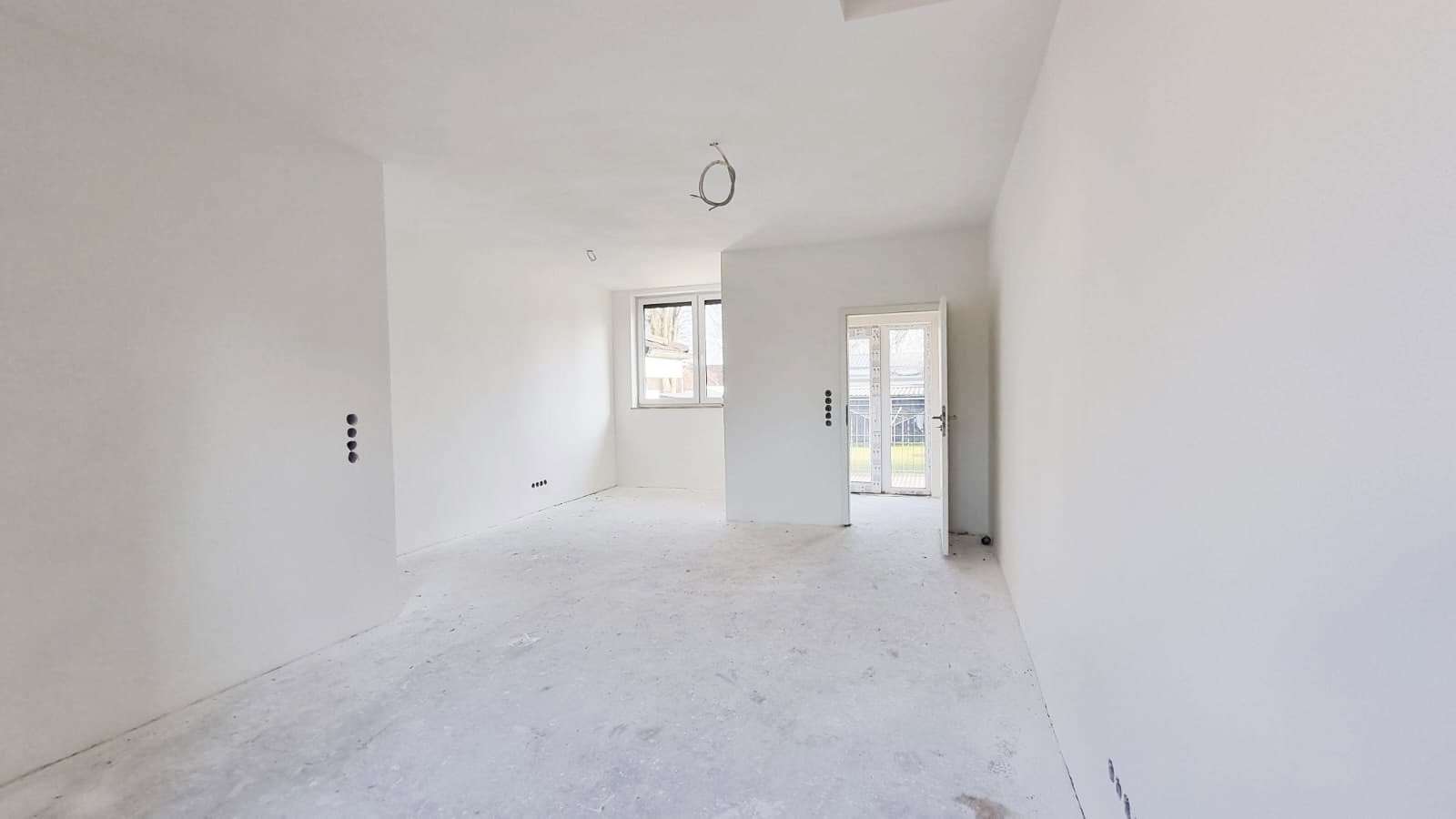 Immobilie in Delmenhorst - „Vielseitig nutzbare Gewerbeimmobilie in Delmenhorst – Büro, Praxis, Lager oder Umbau zum Haus“ - Bild 0