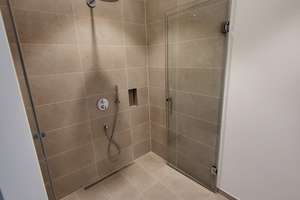 Stilvolle 1-Zimmer-Terrassenwohnung die Vollmöbliert – Ladehofstraße 35, 93049 Westenviertel, Regensburg – Vorschaubild 2