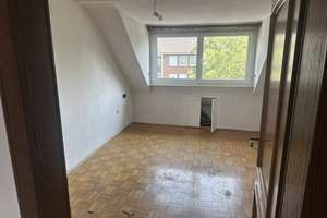 Praktisch geschnittene 3,5-Zimmer-Wohnung in Düsseldorf-Bilk – Die vollständige Adresse der Immobilie erhältst du vom Anbieter., 40223 Bilk, Düsseldorf – Vorschaubild 2