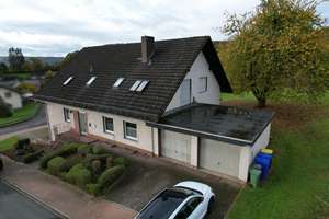 Mehrfamilienhaus mit Doppelgarage in Beverungen-Blankenau – Die vollständige Adresse der Immobilie erhältst du vom Anbieter., 37688 Beverungen – Vorschaubild 4