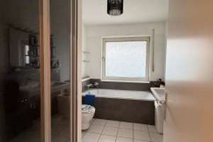 Widdersdorf: kernsanierte 3,5-Zimmer Wohnung mit Terrasse und alleiniger Gartennutzung – Fliederweg 24, 50859 Widdersdorf, Köln – Vorschaubild 4
