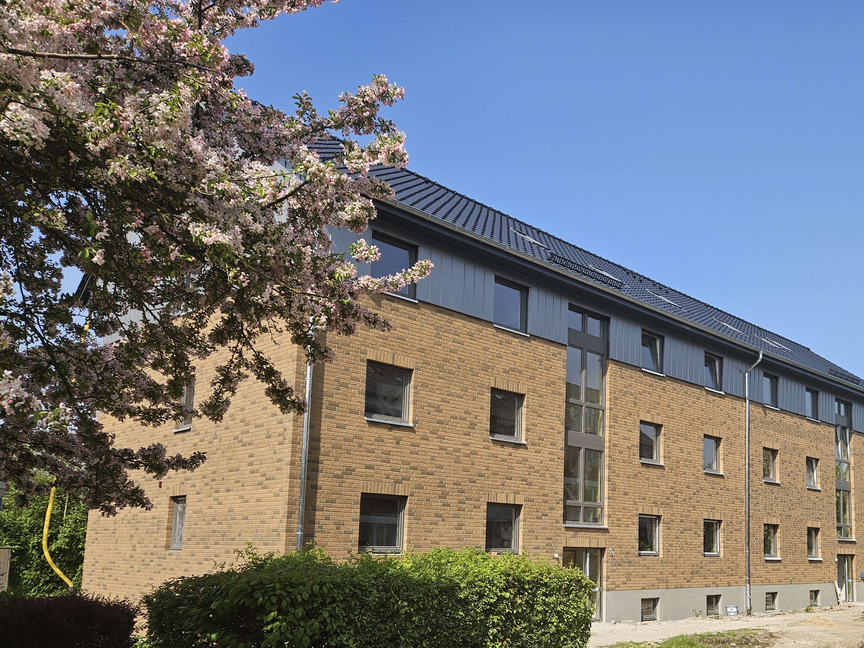 Großzügige modernisierte 3 Zimmer-Wohnung