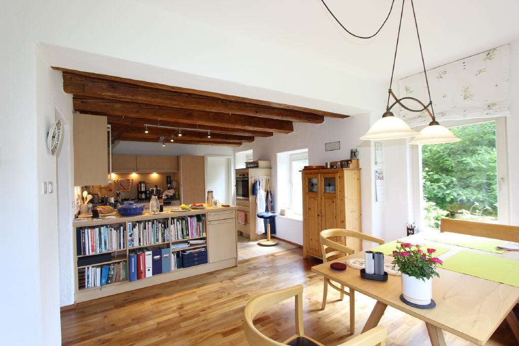 Immobilie in Waldburg - Wunderschönes Landhaus in Traumlage auf über 4.500 qm Grund mit ca. 400 qm toll ausgebauter Wo - Bild 6