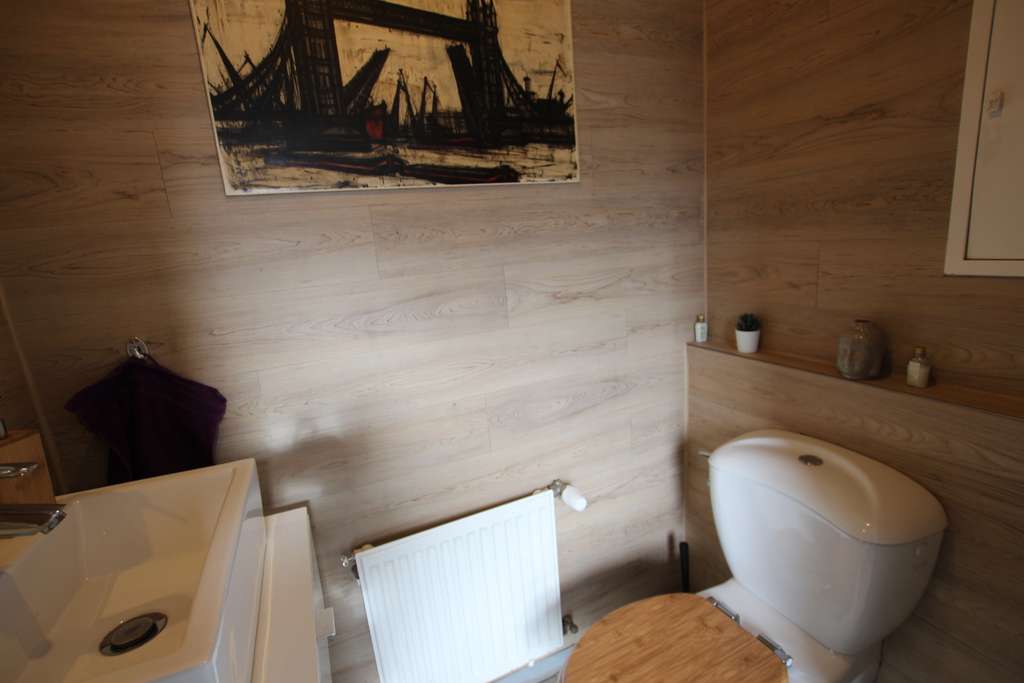 Immobilie in Wiesloch - Charmantes Mehrgenerationen-Ensemble plus 2 Wohneinheiten mit Garten, Garage u. Stellplätze - Bild 3