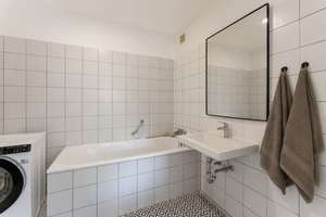 Attraktive & renovierte 3-Zimmer-Wohnung mit Balkon und Tiefgarage in Weiden! – Die vollständige Adresse der Immobilie erhältst du vom Anbieter., 50858 Weiden, Köln – Vorschaubild 10