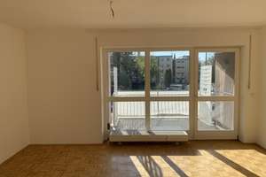 Schöne 2-Zimmer-Wohnung mit EBK und Balkon