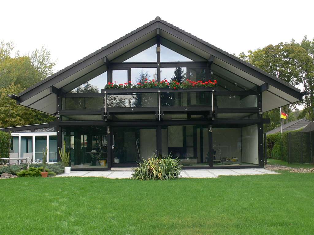 TRAUM FÜR HUF-HAUS LIEBHABER, GUT GEPFLEGT 211m² WFL. + 67m² WINTERGARTEN, DOPPELGARAGE AUF 1.214m²