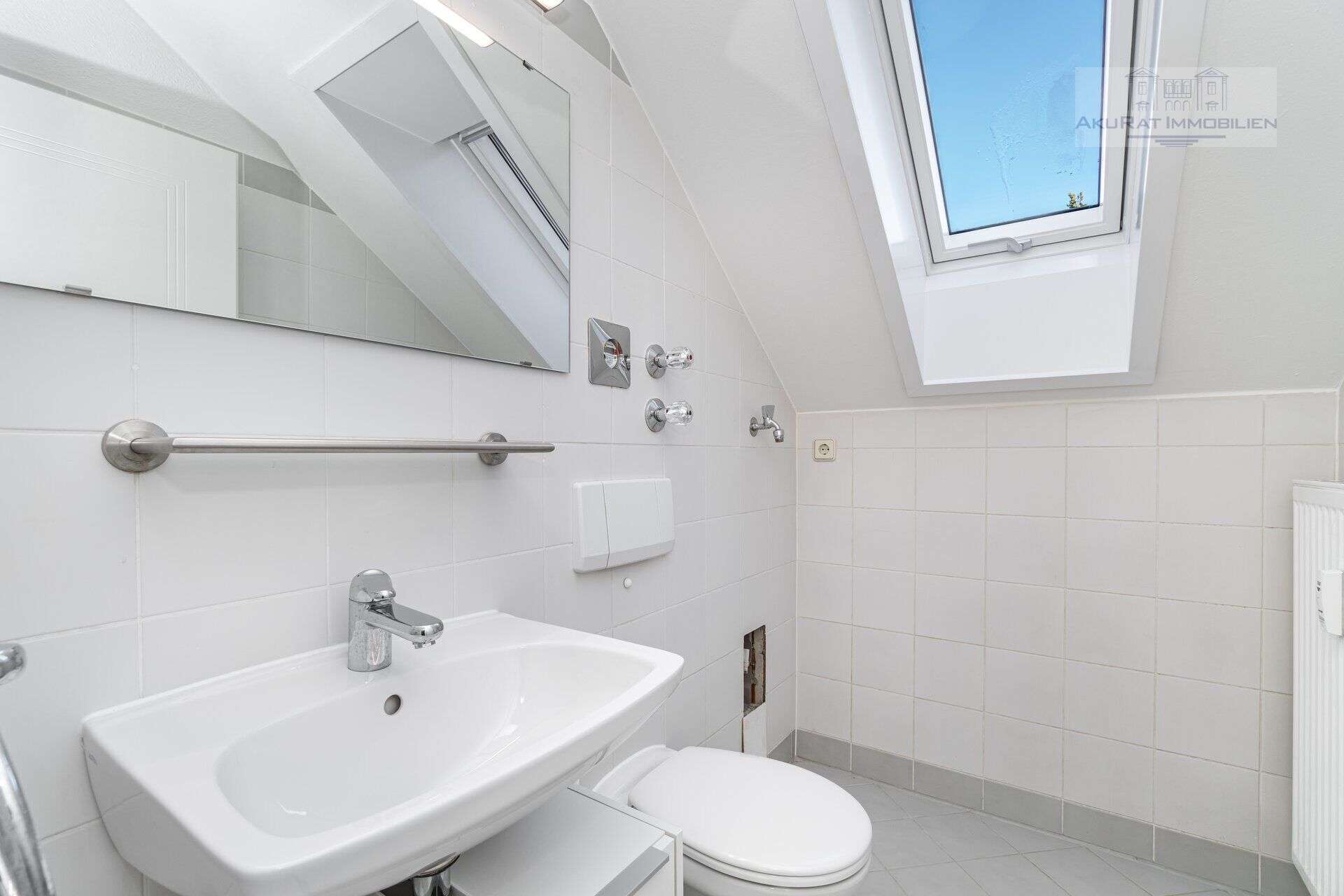 Immobilie in Herrsching am Ammersee - Helle, stilvolle 2-Zimmer-DG-Wohnung mit Südbalkon & TG in Toplage Herrsching - frei ab sofort! - Bild 5