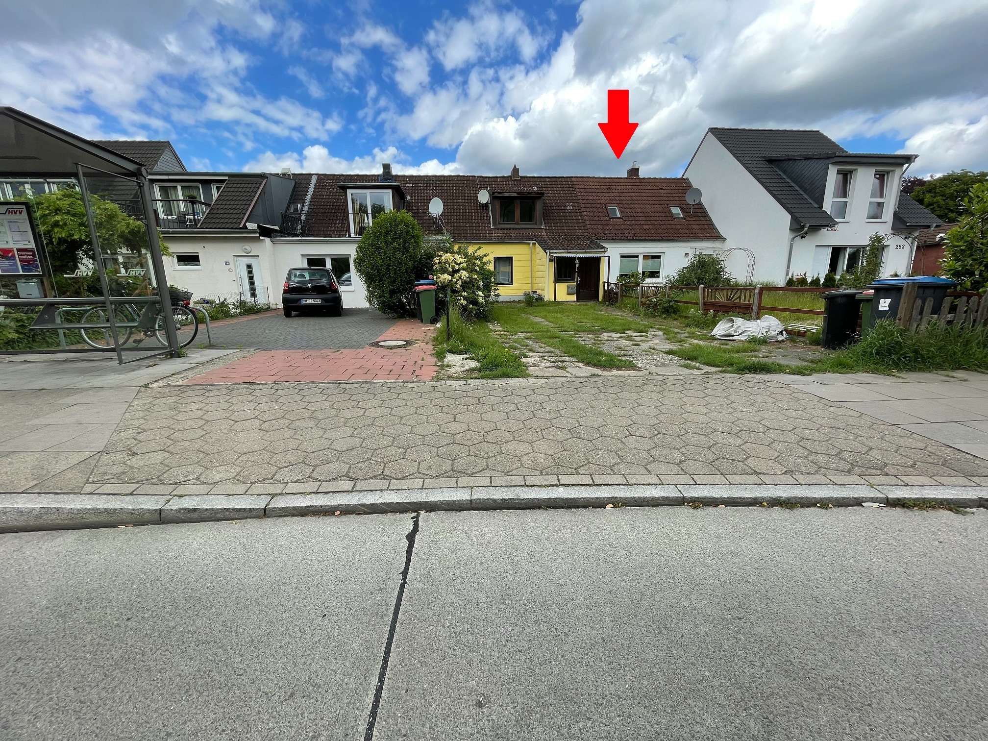 Erwecken Sie das Potenzial auf ca. 110m² ! Sanierungsbedürftiges RMH mit eigenem Garten in Hamburg, Hamburg – Bild 1