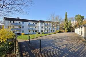 Sonnige, modernisierte 4-ZKB-Wohnung mit Balkon und Einbauküche ab Juni zu vermieten – Die vollständige Adresse der Immobilie erhältst du vom Anbieter., 66123 St. Johann, Saarbrücken – Vorschaubild 2