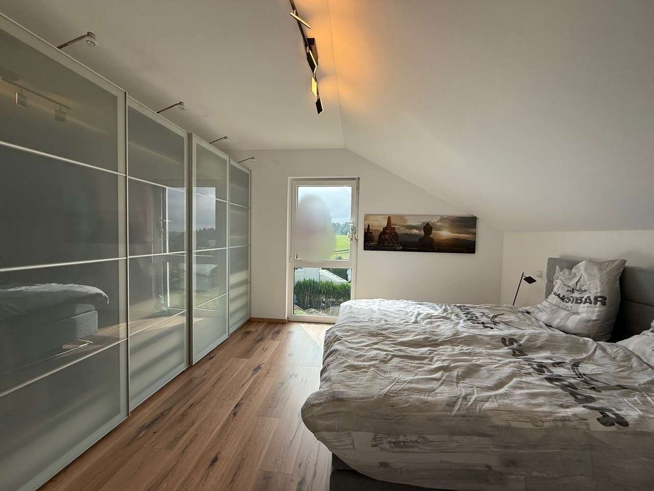 Immobilie in Hümmerich - Neuwertiges EFH mit moderner Technik in herrlicher Aussichtslage - Bild 4