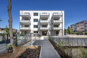 Helle 2-Zimmer-Wohnung in Hilden mit großen Fensterfronten