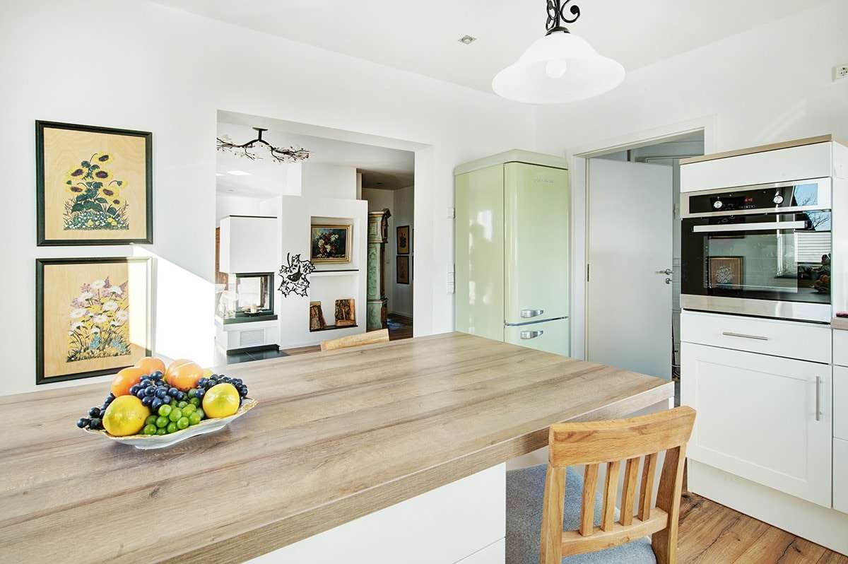 Immobilie in Helmenzen - Exklusives und besonders hochwertig ausgestattetes Zweifamilienhaus in Ortslage; barrierefrei - Bild 1