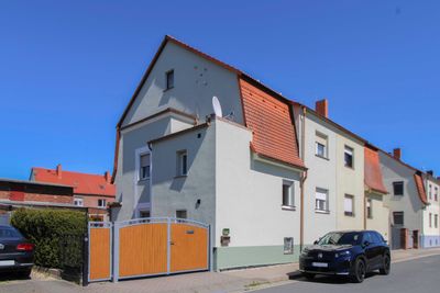 Charmante Doppelhaushälfte mit vielseitigem Nutzungspotenzial