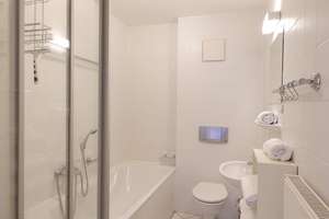 Lichtdurchflutete Wohnung mit großem Balkon – ruhige Villenlage – Kyffhäuserstr. 13, 1309 Striesen-West, Dresden – Vorschaubild 9