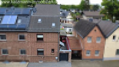 Doppelhaushälfte mit Anbau und zwei Terrassen - sofort bezugsfrei