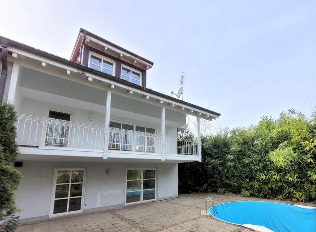 Immobilie in Schopfheim - Wohnen mit Urlaubsgefühl + Einliegerwohnung + Pool + Garten + Garage - Bild 0