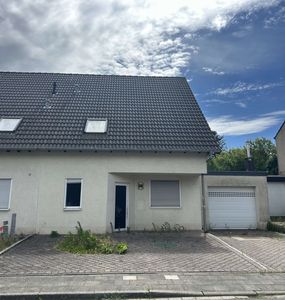Charmante Doppelhaushälfte mit Potenzial