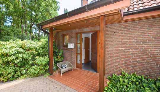Bild von Großes Architektenhaus mit Kamin und Waldrandlage von Gifhorn!