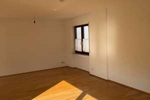 Exklusive lichtdurchflutete 3-Zimmer-Etagenwohnung mit Balkon und Einbauküche in Koblenz – Die vollständige Adresse der Immobilie erhältst du vom Anbieter., 56070 Neuendorf, Koblenz – Vorschaubild 4