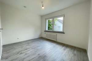 *Balkonwohnung*modernisiert*Wannenbad*gedämmtes Haus*ruhige Lage* – Bandstr. 128, 45359 Bedingrade, Essen – Vorschaubild 11