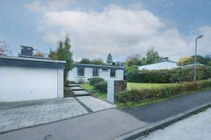 Wohnen auf einer Ebene: Winkelbungalow in solider Nachbarschaft von Vohwinkel – Die vollständige Adresse der Immobilie erhältst du vom Anbieter., 42329 Vohwinkel, Wuppertal – Vorschaubild 2