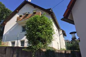 Gepflegte, helle DG-Wohnung in ruhiger Aussichtslage!