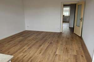 Nur für 2 Personen geeignet!!! Helle, neu ren. 3 Zi.-Wohn. in Duisburg-W`ort