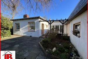 In Blexen, direkt am Deich, wartet dieser kleine Bungalow auf Sie 