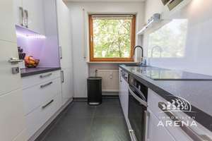 Hochzoll-Süd. Naturnah. Modernisiert. Helle & gepflegte 3 ZKB nähe Kuhsee mit Loggia, TG & EBK! – Die vollständige Adresse der Immobilie erhältst du vom Anbieter., 86163 Hochzoll-Süd, Augsburg – Vorschaubild 7