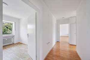 Großzügige 4-Zimmerwohnung mit viel Potenzial und 2 Balkonen – Die vollständige Adresse der Immobilie erhältst du vom Anbieter., 80686 Sankt Ulrich, München – Vorschaubild 7