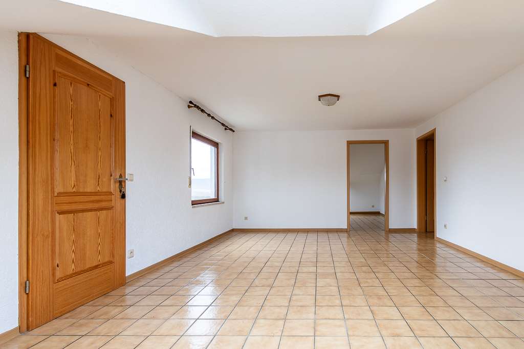 Immobilie in Gusterath - Charmantes Einfamilienhaus mit Einliegerwohnung und großem Potenzial in idyllischer Wohnlage - Bild 1