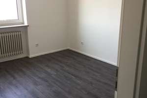 Mehrfamilienhaus mit 8 Wohnungen+1 Gewerbe nach WEG geteilt, 4 Garagen, 7 Stellplätze – Die vollständige Adresse der Immobilie erhältst du vom Anbieter., 90482 Mögeldorf, Nürnberg – Vorschaubild 10