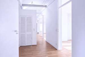 Köln-Severinsviertel // Über den Dächern Kölns // Helle und luftig geschnittene Dachgeschosswohnung – Die vollständige Adresse der Immobilie erhältst du vom Anbieter., 50678 Altstadt/Süd, Köln – Vorschaubild 3