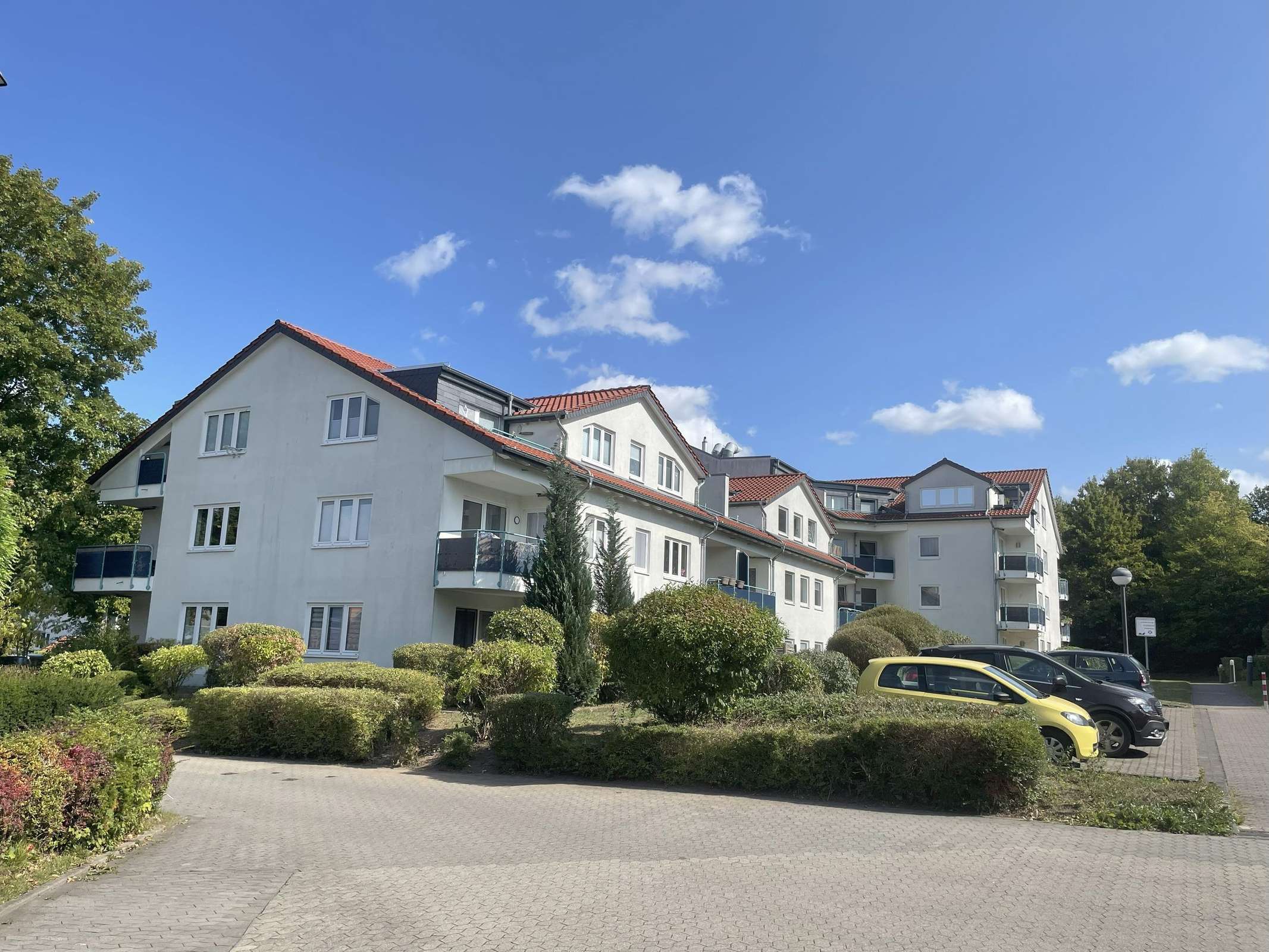 Geräumige und WG-geeignete 2-Zimmer-Wohnung mit Loggia in Göttingen-Weende