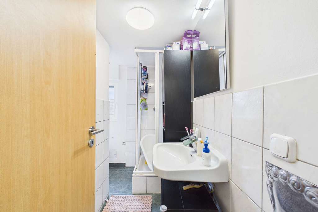 Immobilie in Lorsch - Vollvermietetes 8-Parteien-MFH mit Gaststätte | Solide Kapitalanlage | Lorsch - Bild 2