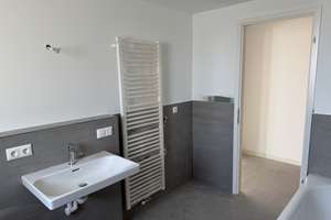2x Erstbezug | Sonnige 3,5-Zimmer Wohnung | Einbauküche | Balkon | Einzelgarage | KFW55 | ER-Zentrum – Anton-Bruckner-Straße 8, 91052 Röthelheim, Erlangen – Vorschaubild 32